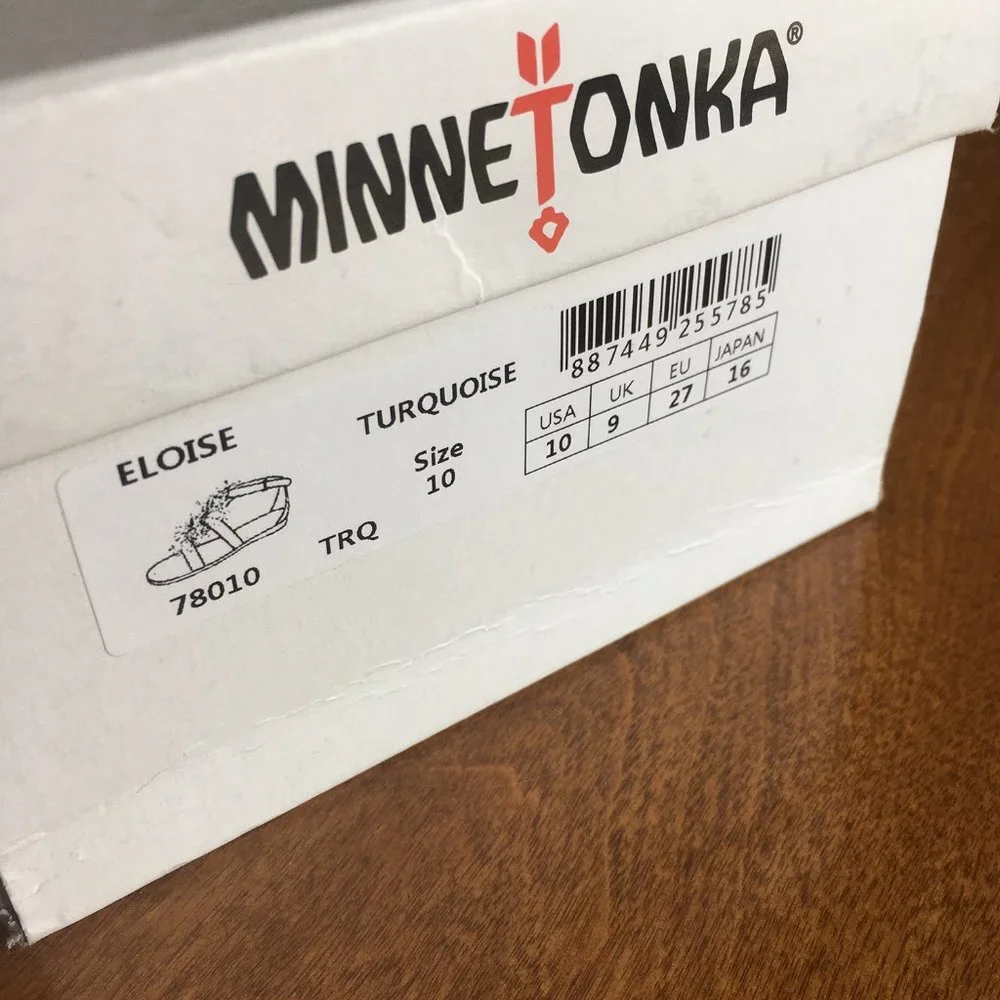 Minnetonka pompom fringe sandals 10